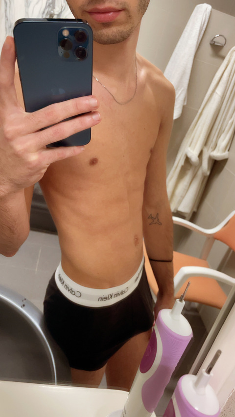 View arnaufonts (Arnau Fonts) OnlyFans 7 Photos and 1 Videos gallery 

 picture 2