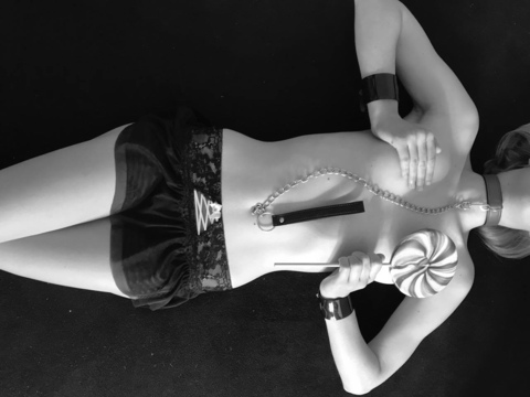 art3miss1 OnlyFans Leak 

 picture 2
