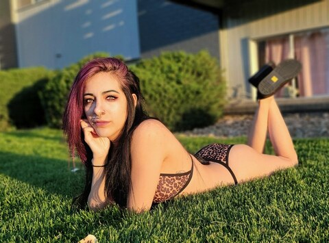 Download artoria OnlyFans content free 

 picture 2