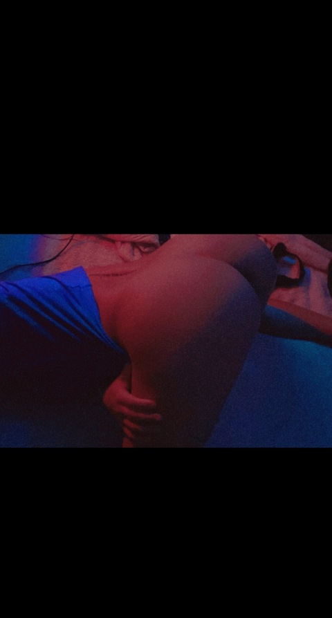 ashhh97 OnlyFans Leak (17 Photos and 7 Videos) 

 picture 2