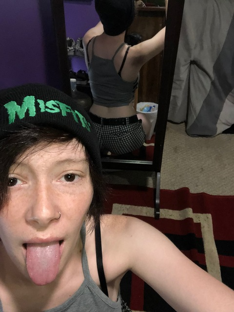 View ashley2000923 OnlyFans content for free 

 picture 2