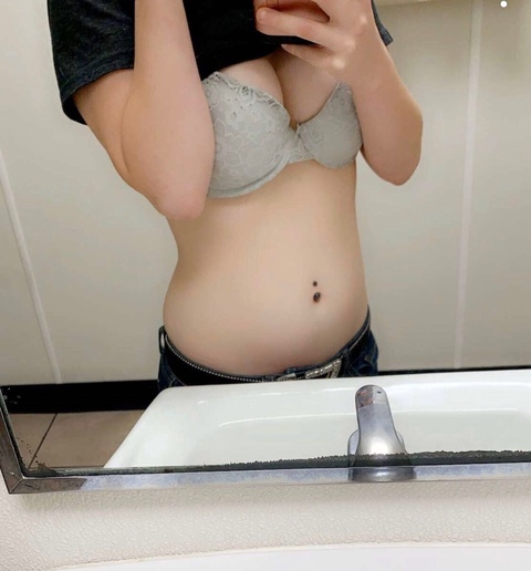 View ashliibabii20 OnlyFans content for free 

 picture 2