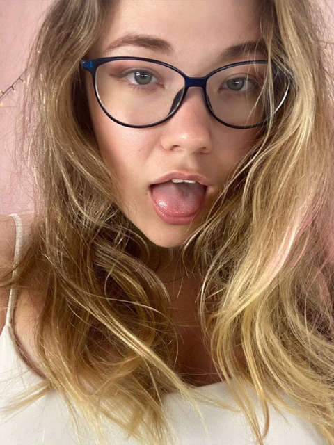 View astropie OnlyFans content for free 

 picture 2