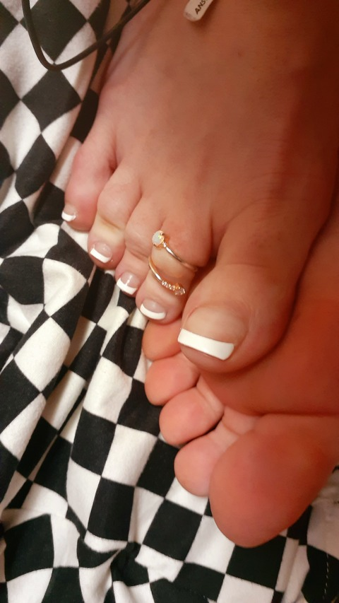 View atlanta_snows_feetxxx OnlyFans content for free 

 picture 2