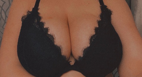 atrulythickqueen (Savanna) OnlyFans Leaked Content 

 picture 2