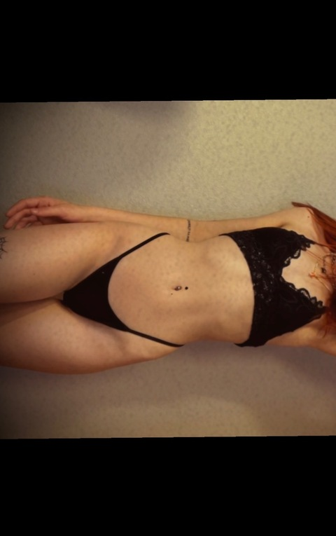 aurora.foxx OnlyFans Leak 

 picture 2