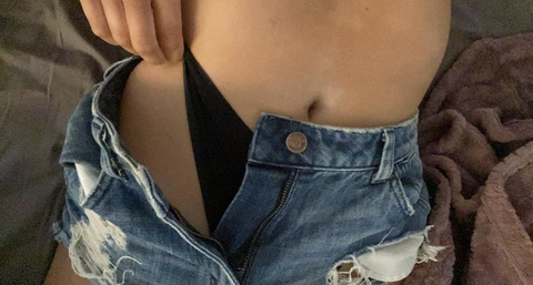 auroraomg OnlyFans Leaked 

 picture 2
