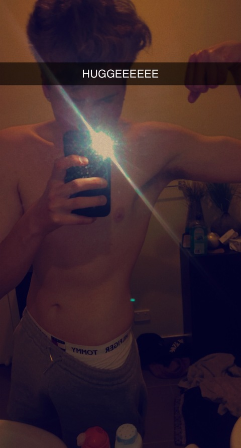 aussie21 (Ace) OnlyFans content 

 picture 2