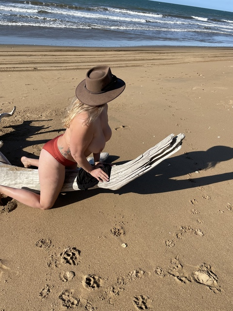 Onlyfans leaks aussiemilf3 

 picture 2