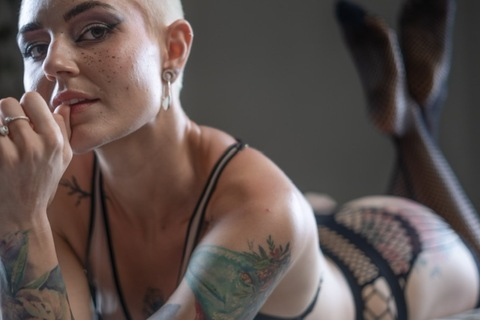 View autumnw00ds OnlyFans content for free 

 picture 2