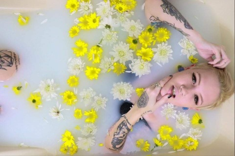autumnxrae (Autumn Rae 🌸) free OnlyFans Leaked Pictures & Videos 

 picture 2
