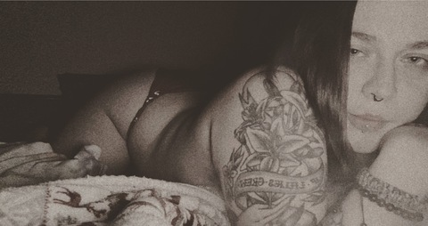 averiimarie OnlyFans Leaks (22 Photos and 20 Videos) 

 picture 2