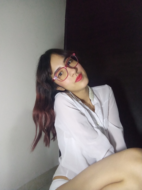 avliequeena (🌺Avlie🌺) OnlyFans Leaked Content 

 picture 2