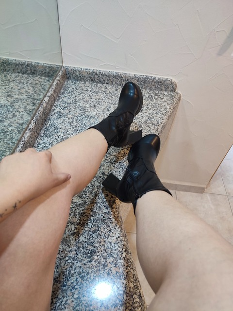 @azhulort leaked Onlyfans videos and photos for free 

 picture 2
