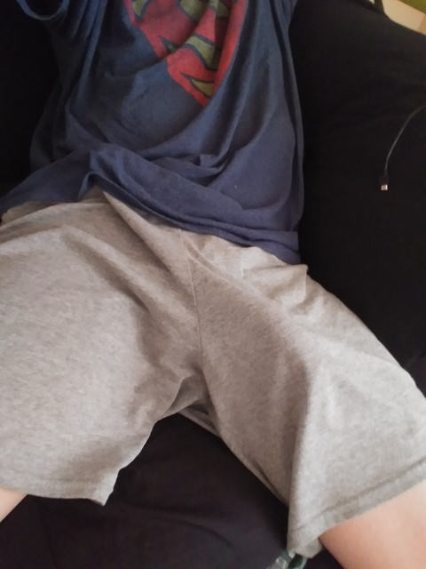 View B1gD@ddyD1ck (b1gdaddyd1ck) OnlyFans 18 Photos and 8 Videos leaks 

 picture 2