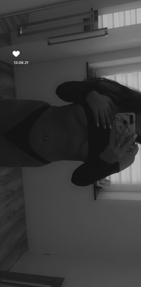 Onlyfans free content babe_n 

 picture 2