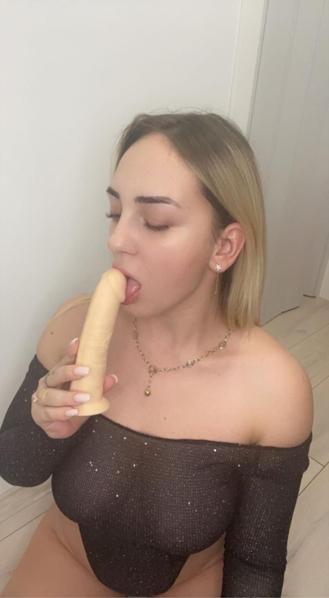 View baby_am_xx OnlyFans content for free 

 picture 2