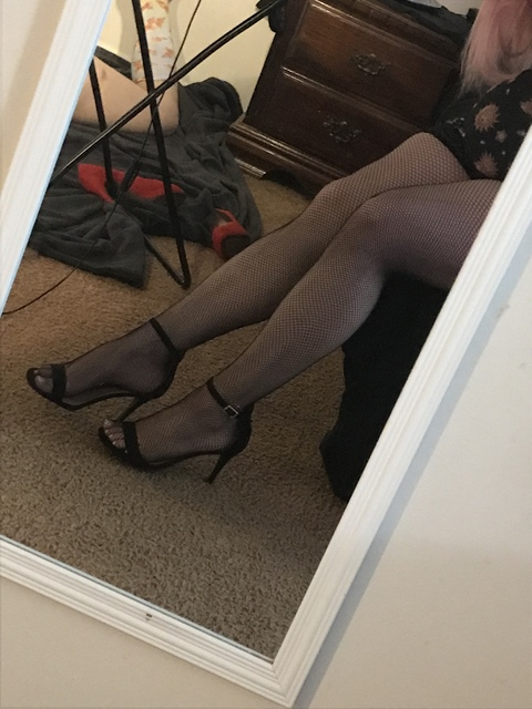 View babydee933 OnlyFans content for free 

 picture 2