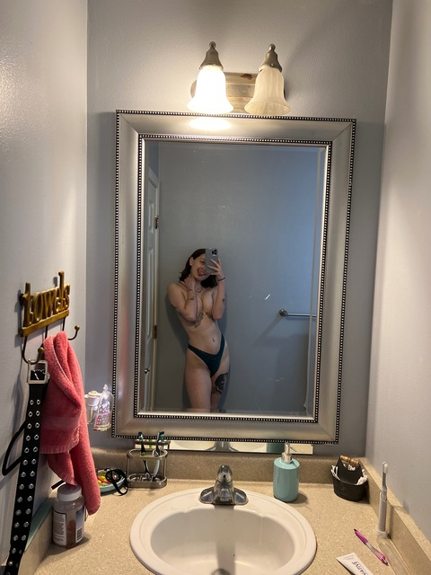 View babygirl.cece (cece💛) OnlyFans 26 Photos and 8 Videos leaks 

 picture 2