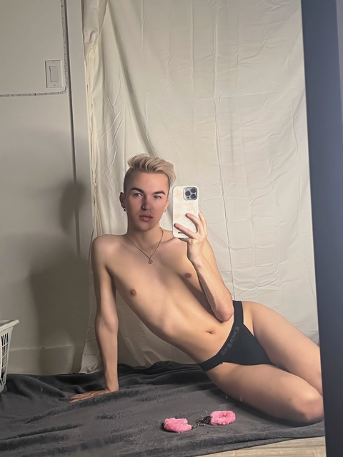View babyyyboyy (Tommy Carriere) OnlyFans 13 Photos and 13 Videos leaked 

 picture 2