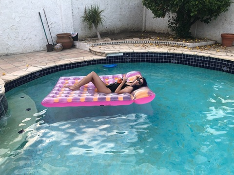 badazzler OnlyFans Leak (376 Photos and 88 Videos) 

 picture 2