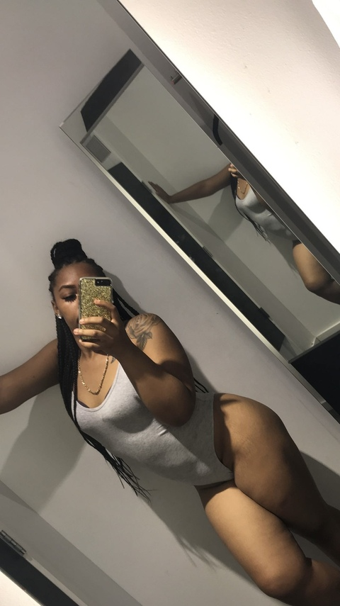 baddbitchchrissy (Chrissy Milano) OnlyFans Leaked Content 

 picture 2
