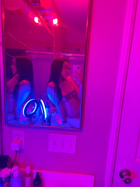 baileysnyder OnlyFans Leak (19 Photos and 4 Videos) 

 picture 2