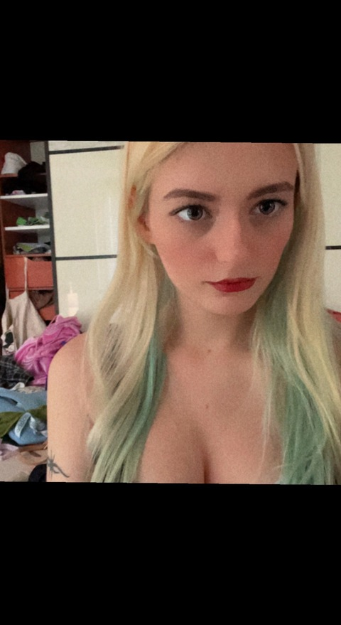 barbiecloe OnlyFans Leak (8 Photos and 2 Videos) 

 picture 2