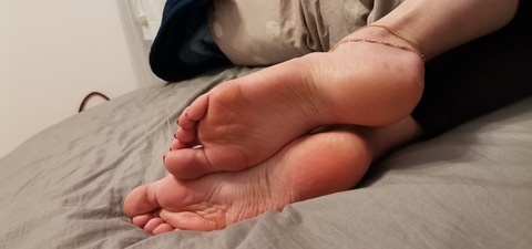 View BareFeetGirl (barefeetgirl) OnlyFans 11 Photos and 0 Videos leaked 

 picture 2
