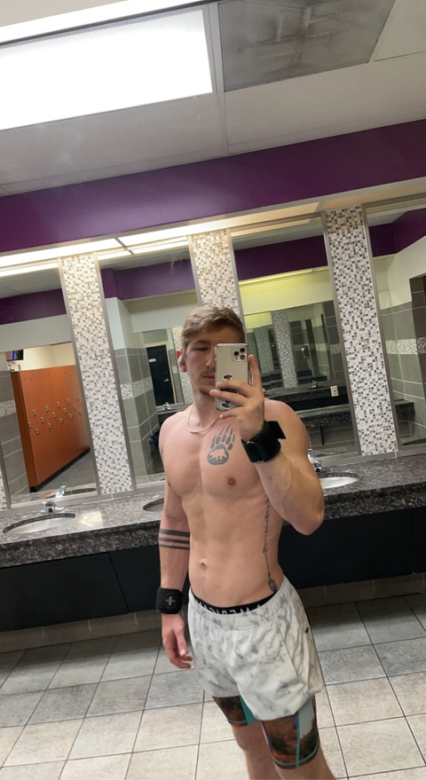 View BarrettVIP (barrettvip) OnlyFans 14 Photos and 3 Videos for free 

 picture 2