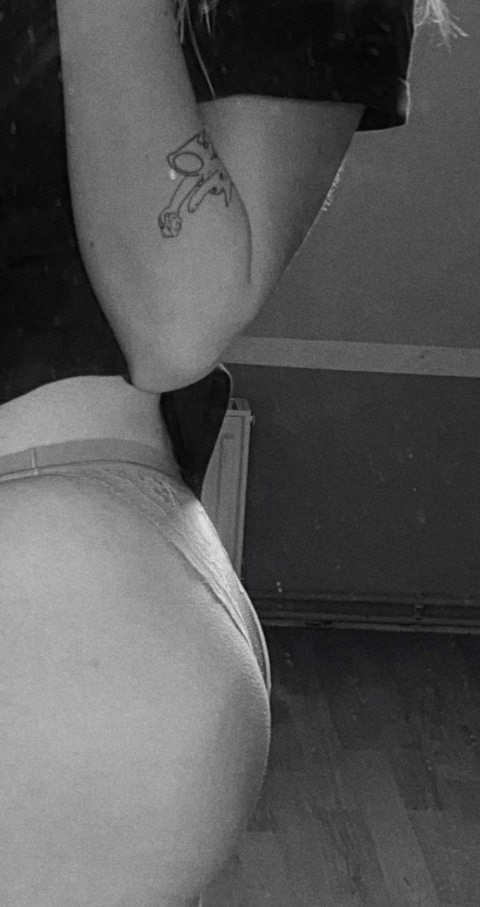 View Victoria (bee-bunny) OnlyFans 16 Photos and 0 Videos leaks 

 picture 2