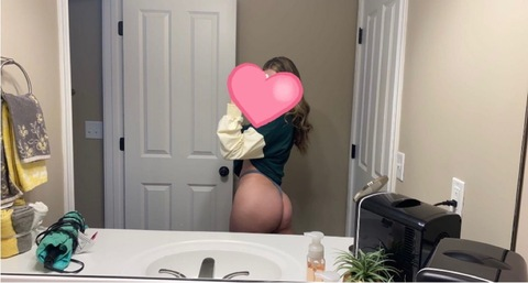 Onlyfans free bella.rose2003 

 picture 2