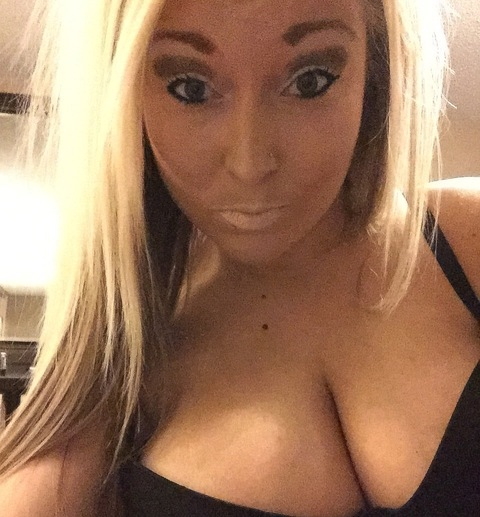bellabarbie OnlyFans Leaks 

 picture 2