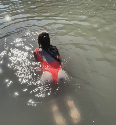 View Bella (bellabeanqueen) OnlyFans 22 Photos and 0 Videos leaks 

 picture 2