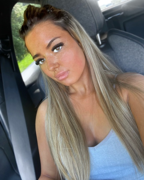 bellaleelondon (Bella) free OnlyFans content 

 picture 2