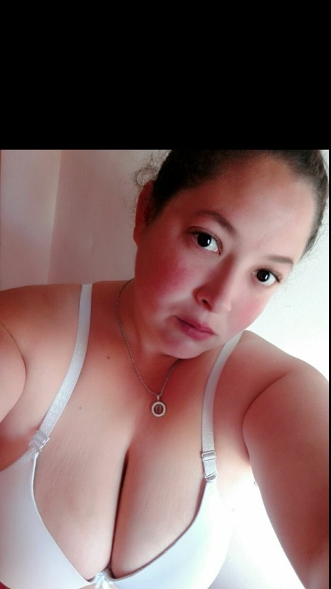 bellamarilin OnlyFans Leaked 

 picture 2