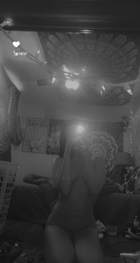 bellarosee12 (bella rose 🌹) OnlyFans Leaked Pictures and Videos 

 picture 2