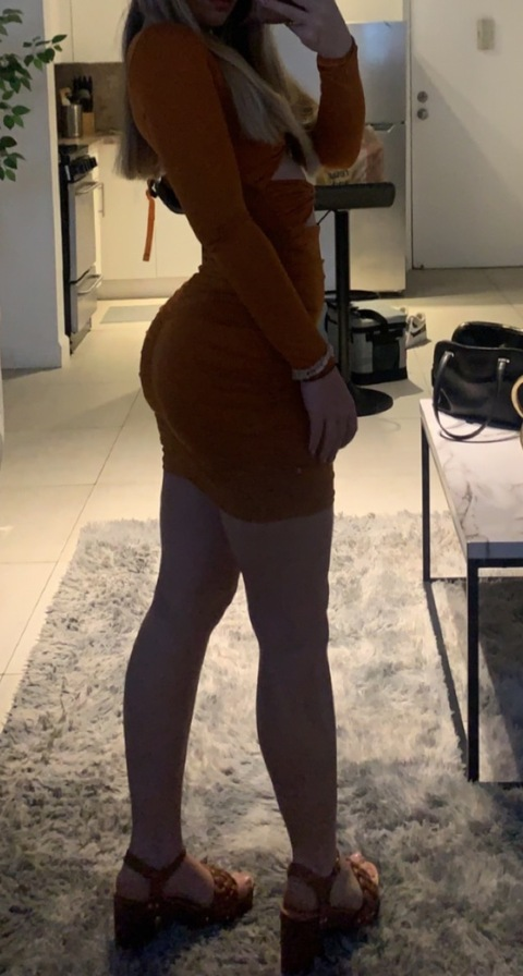 bellaskittys OnlyFans Leak 

 picture 2