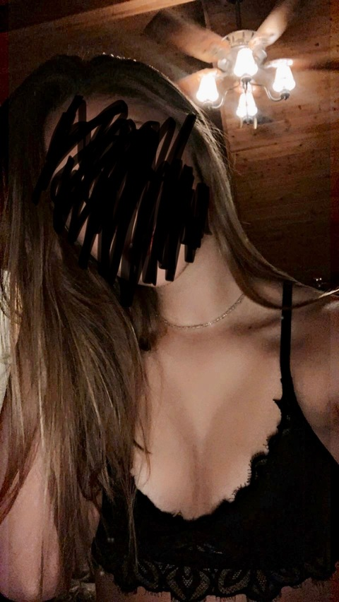 bellastark (Bella) OnlyFans Leaked Pictures and Videos 

 picture 2