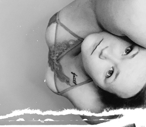View bellathorn00 OnlyFans content for free 

 picture 2