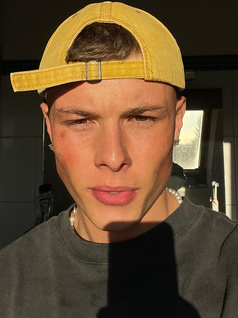 benjaminhilton OnlyFans Leaked 

 picture 2