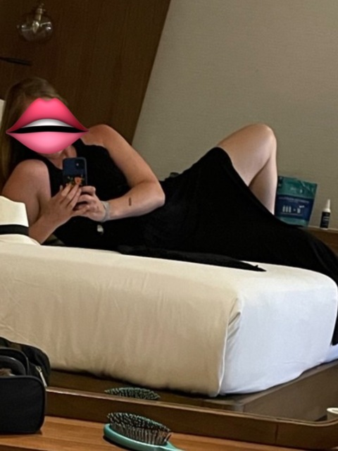 View bettykink810 (Betty Kink) OnlyFans 40 Photos and 17 Videos leaked 

 picture 2