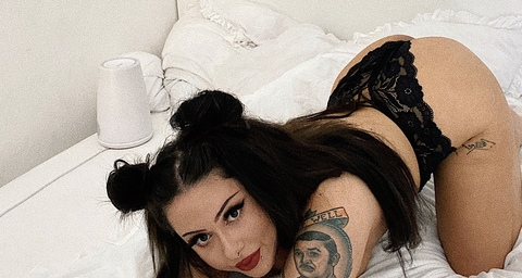 Get Free access to beverlyhell (Beverly.hell) Leaked OnlyFans 

 picture 2