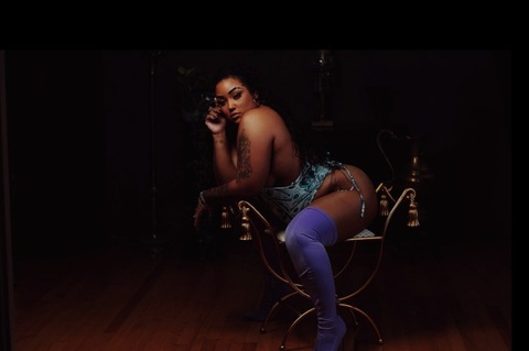 beyondtheshade OnlyFans Leak 

 picture 2