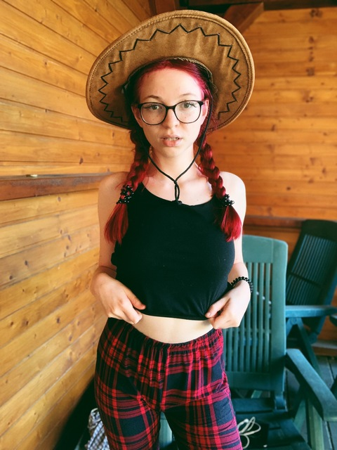 View bgonebad_free (Bella) OnlyFans 3 Photos and 0 Videos for free 

 picture 2
