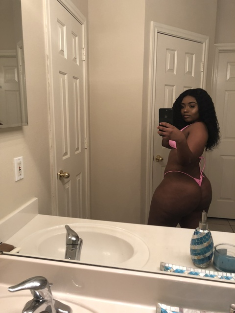 @bigbooty_mami leak Onlyfans videos free 

 picture 2