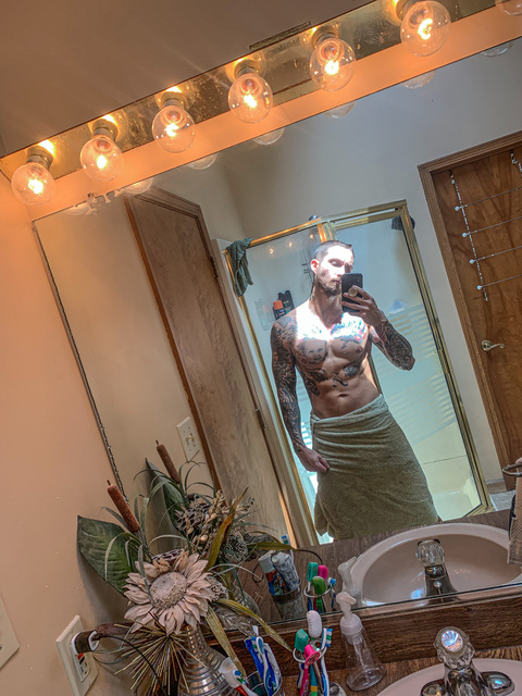 bigefit716 (BigEFit) free OnlyFans Leaked Pictures and Videos 

 picture 2