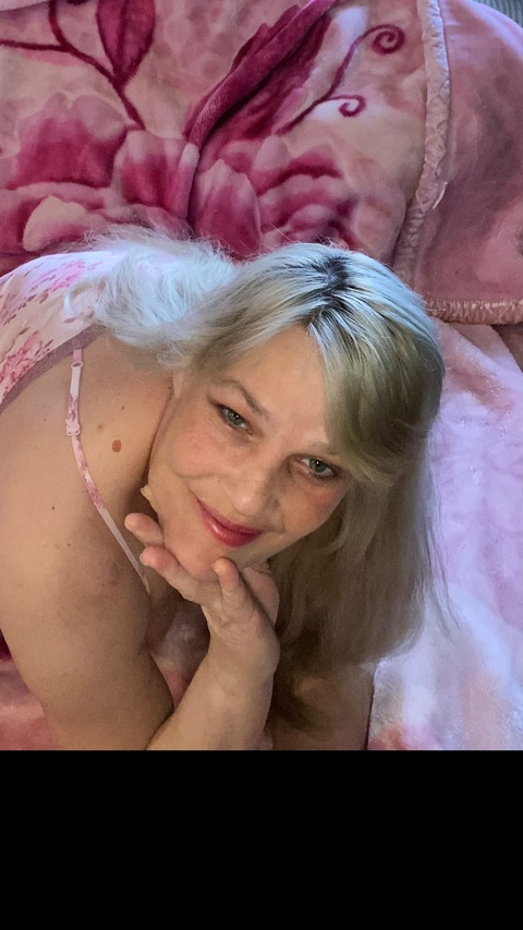 biglipsbettyboo (Biglipbettyboo) OnlyFans content 

 picture 2