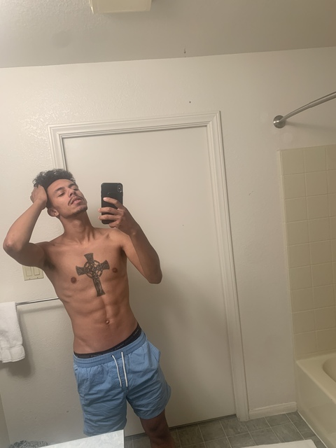 Onlyfans leaked bigpapinick 

 picture 2