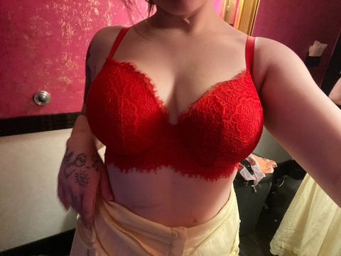 Onlyfans leaks bigtittyhorsegirl 

 picture 2